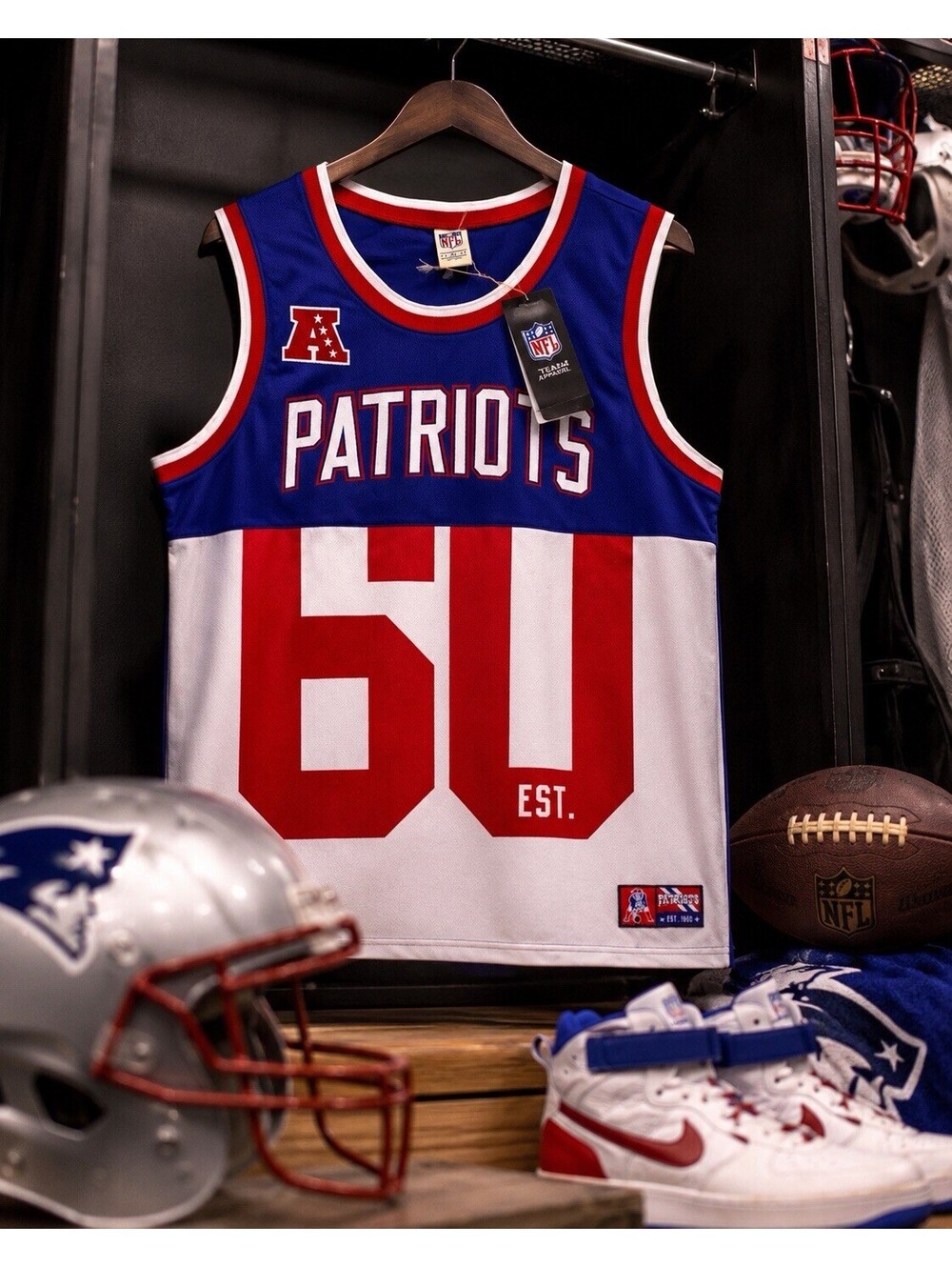 NWT Mitchell & Ness New England Patriots Heritage Retro Colorblock Tank Top XL